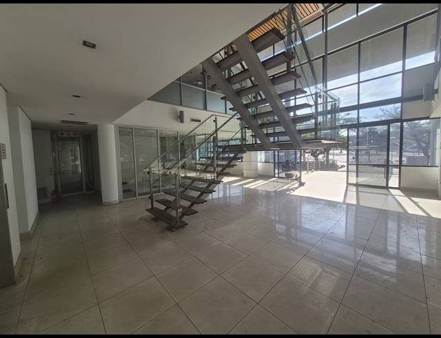 5,204M² OFFICE TO LET IN WOODMEAD